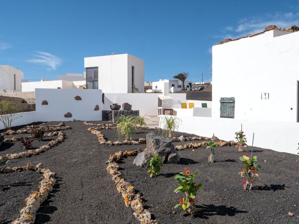 Comfortable House In Tias With Free Parking Exterior photo