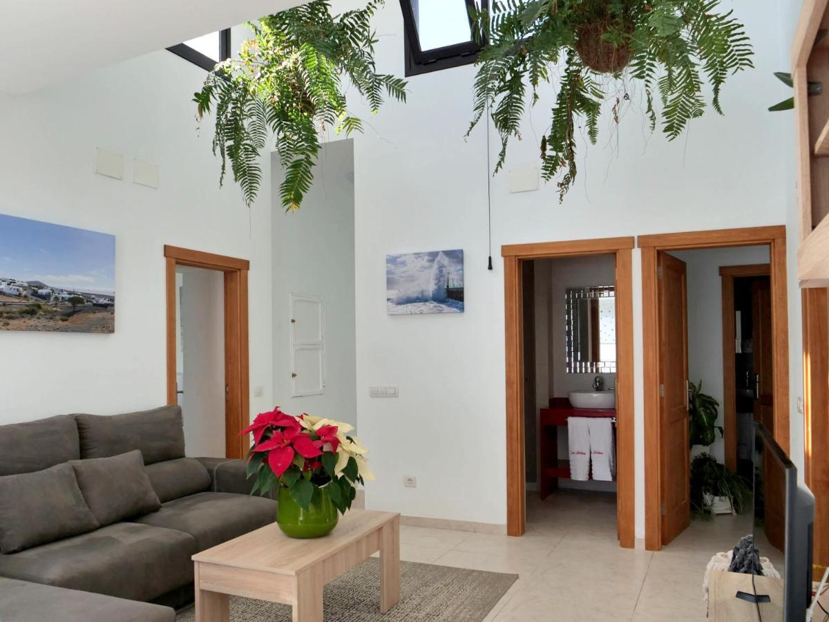 Comfortable House In Tias With Free Parking Exterior photo